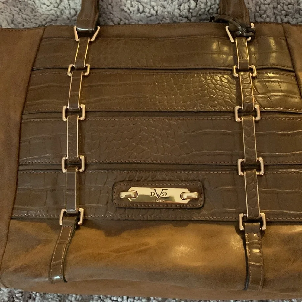 19V69 ITALIA — Alessandro Versace — Abbigliamento Sportivo SRL - Picture 6 of 15